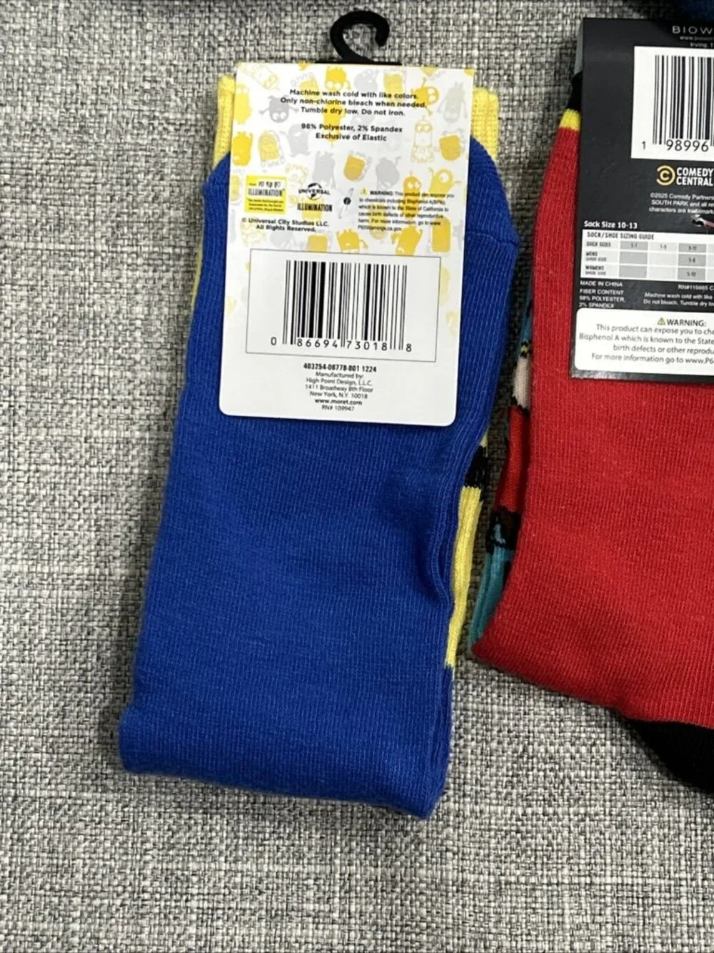 Lot of 4 Novelty Crew Socks Pop Culture Minions South Park Power Rangers Peanuts